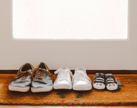 Cartero Empotrar tempo Cómo Desinfectar los Zapatos al Llegar a Casa? - Blog OzonoHogar